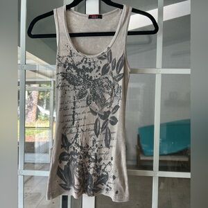 Tparty gray embellished graphic rose tank top